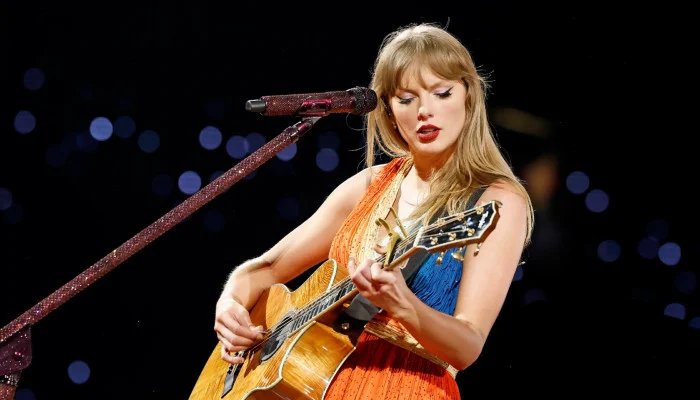 Taylor Swift breaks silence to celebrate ‘Showgirl’ milestone