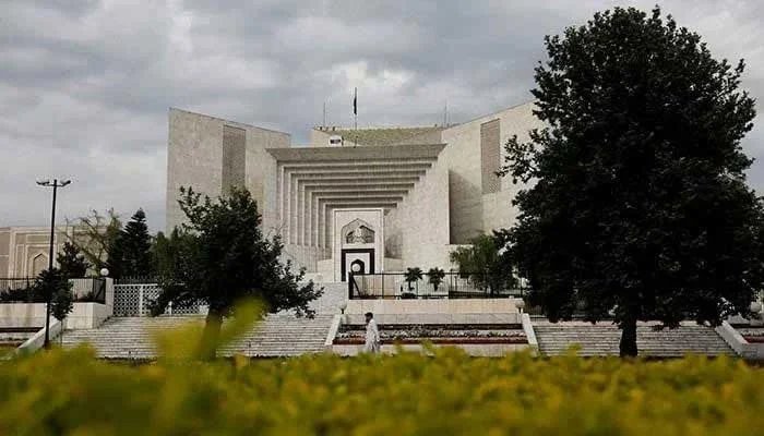 Islamabad chief commissioner moves SC for early hearing of plea against Imran’s hospital transfer order