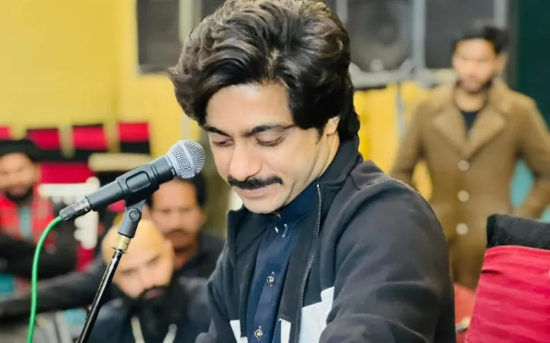 Folk singer Muhammad Basit Naeemi continues to promote Pakistan’s classical music heritage