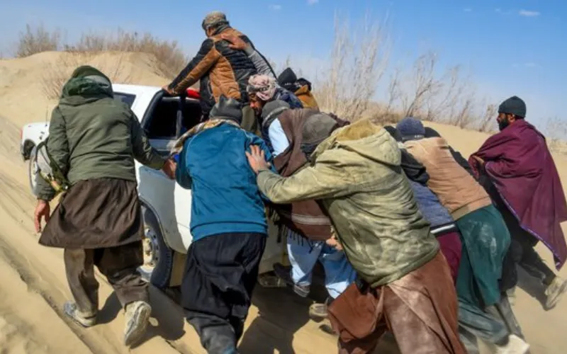 14 Afghans migrants die in desert while attempting to cross into Iran