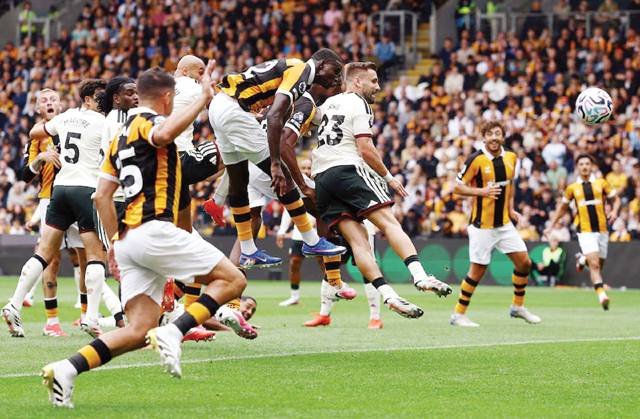 Hull shock United as Arsenal open title defence with emphatic victory
