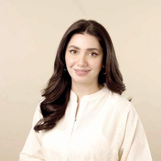 Mahira Khan announces pregnancy with emotional message