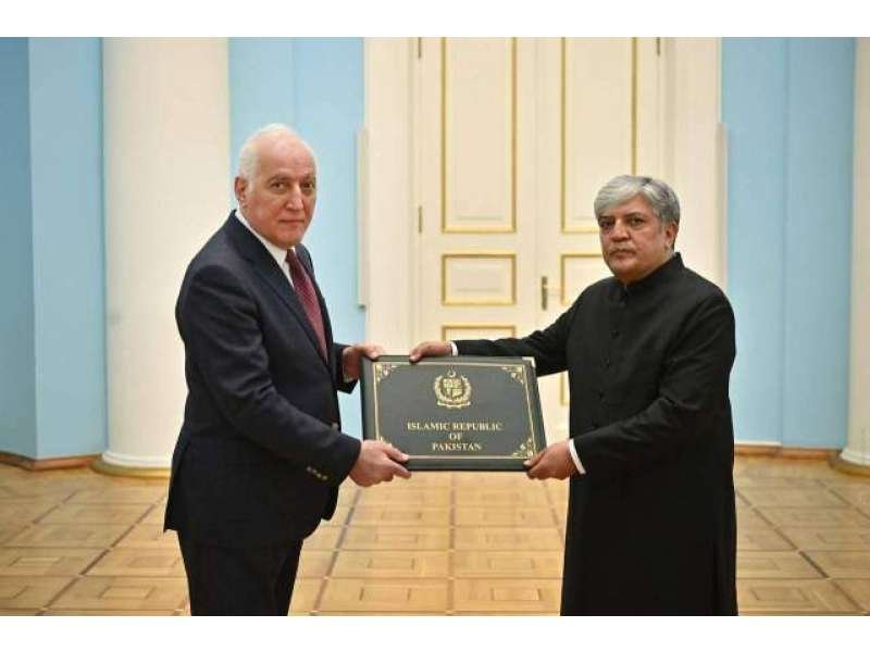 کراچی، ٹھیکیدار کی غفلت، سڑک پر الٹے اسٹاپر لگا دیے، متعدد گاڑیوں کے ٹائر برسٹ … نوکیلے حصے گاڑیوں کے ٹائروں سے ٹکراتے رہے،شہریوں کو ہزاروں روپے کے مالی نقصان کا سامنا … مزید