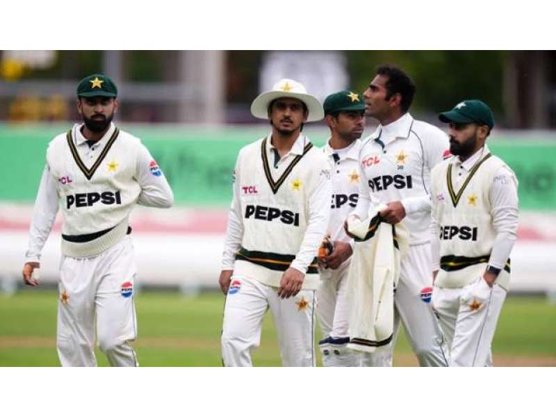 پاکستانی ٹیم کو انگلینڈ سے کلین سویپ کے بعد ایک اور دھچکا، سلو اوور ریٹ کے باعث جرمانہ عائد … جرمانے کے باعث پاکستان ٹیم نے ورلڈ ٹیسٹ چیمپئین شپ کے قیمتی پوائنٹس بھی … مزید