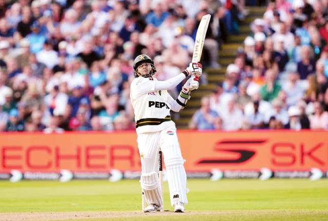 Razaullah, Abbas rescue Pakistan to set England 130-run target in third Test