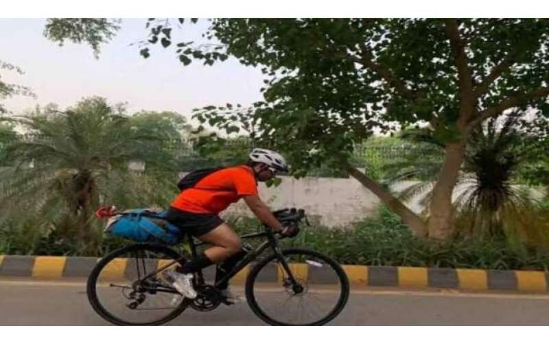 نوجوان سائیکلسٹ سردار سالار احمد سندھو کا لاہور سے سرن ویلی تک سائیکل مہم کا آغاز