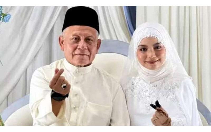 ملائیشیا کے لیجنڈری فٹبالرکی72 سال کی عمر میں 20 سالہ لڑکی سے شادی … بھائی نے شادی کی تصدیق کردی‘سوشل میڈیا پر وائرتصاویر مستند ہیں. داتوک یونس الف