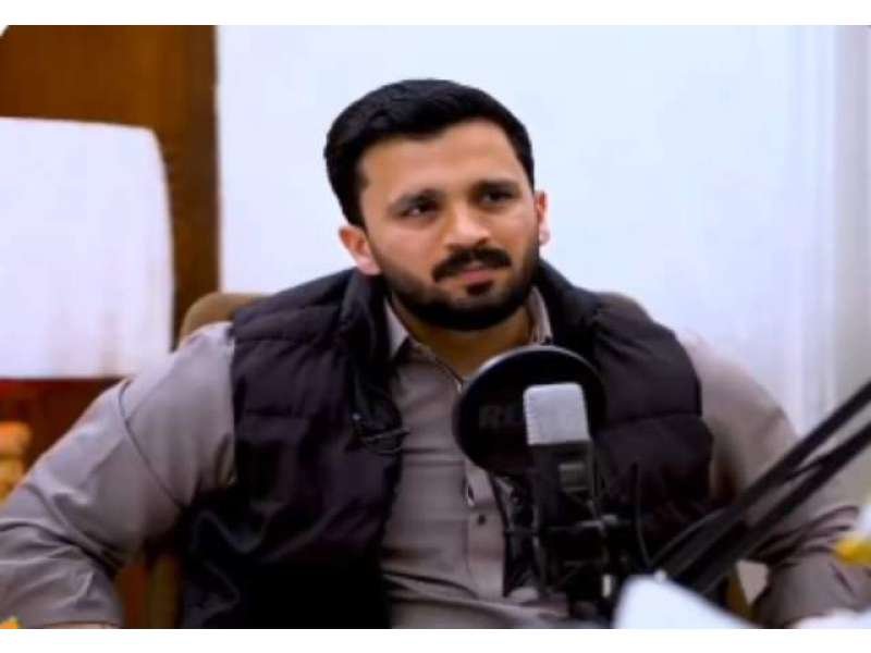 رجب بٹ نے بچوں کے جنسی استحصال کو مذاق بنا دیا … سوشل میڈیا پر صارفین آگ بگولہ،جب بٹ کے الفاظ پر برہمی کا اظہار
