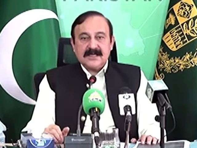 Govt quells smart lockdown talk as fuel crisis bites Updated 13 minutes ago