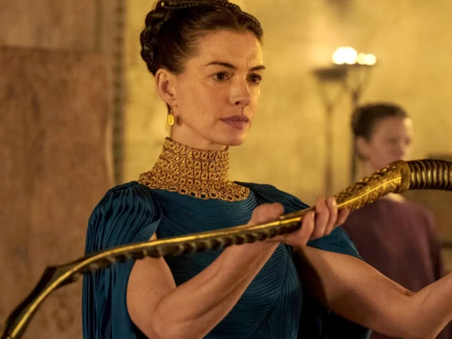 Anne Hathaway to campaign for supporting actress for Christopher Nolan’s ‘The Odyssey’