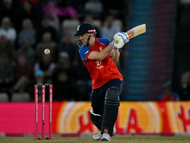 Pietersen teaching England how to face spin, says Brook