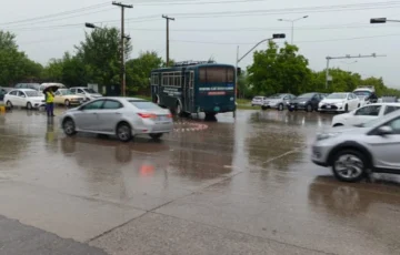 Heavy rain hit twin cities, disrupts traffic and flight operations