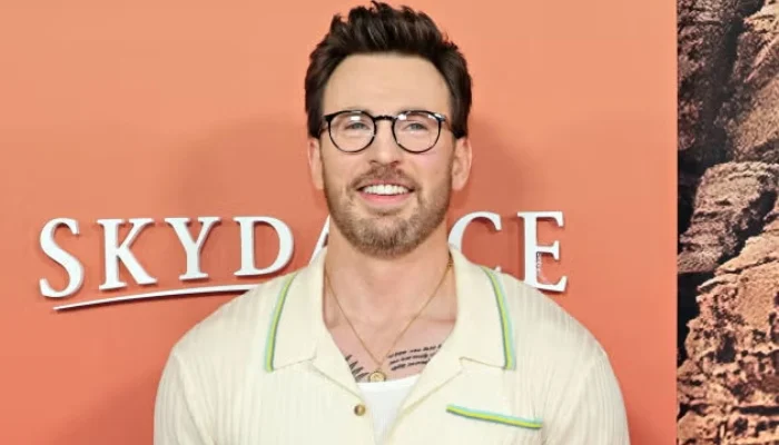 Chris Evans dons 80’s look for new movie: Pictures inside