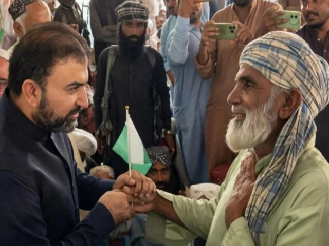 Former militant commander surrenders in Sui