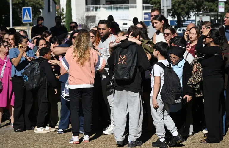 France school shooting: Police detain pupil after two injured