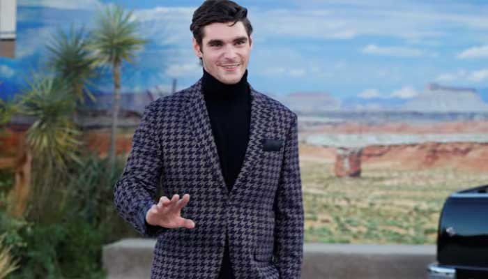 ‘Breaking Bad’ star wonders if meeting RJ Mitte could have changed his future