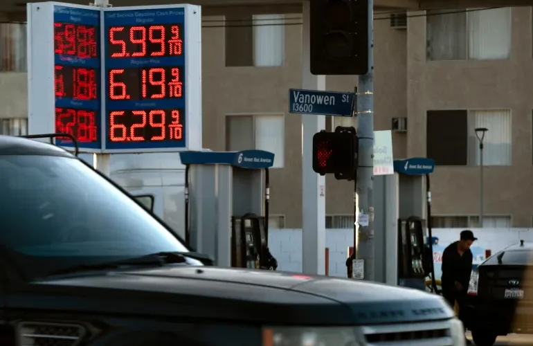 US inflation rises before midterm elections, fuelling rate hike fears