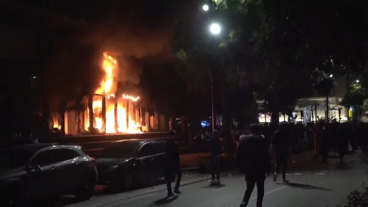 Albanian Ministry of Justice on fire as education protesters riot