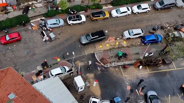 Several people dead or missing after Istanbul floods
