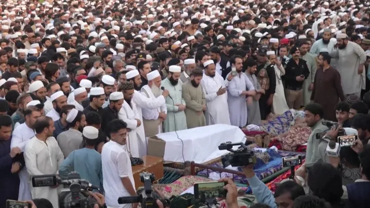 Peshawar mourns children killed in school roof collapse
