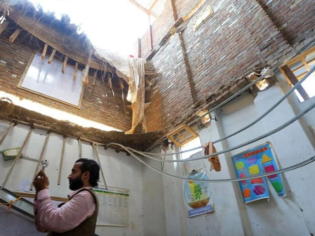 Peshawar tragedy puts private schools under safety scanner