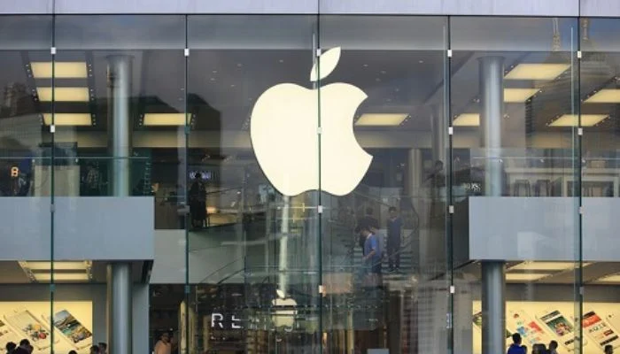Apple reshuffles legal team with two former Meta executives