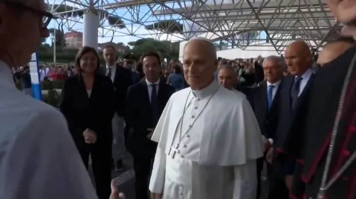 Pope Leo leaves hospital after lung cancer surgery