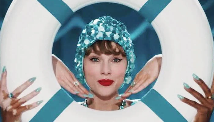 Taylor Swift surprises fans with ‘Fate of Ophelia’ debut live performance