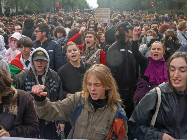 France clamps down on protests after violence