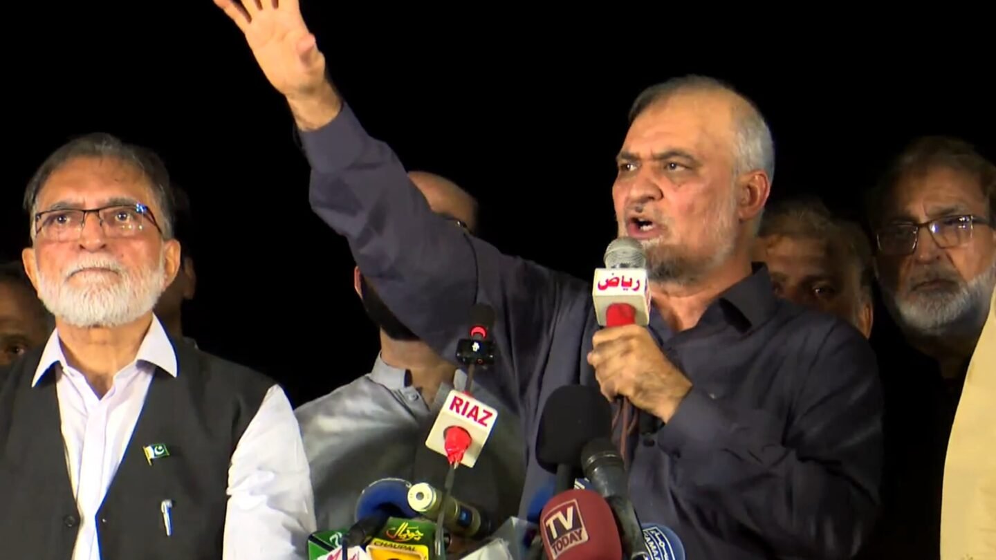 JI chief threatens Islamabad march over petrol taxes