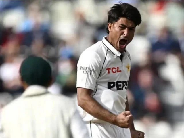 Pakistan opt to bowl first against England