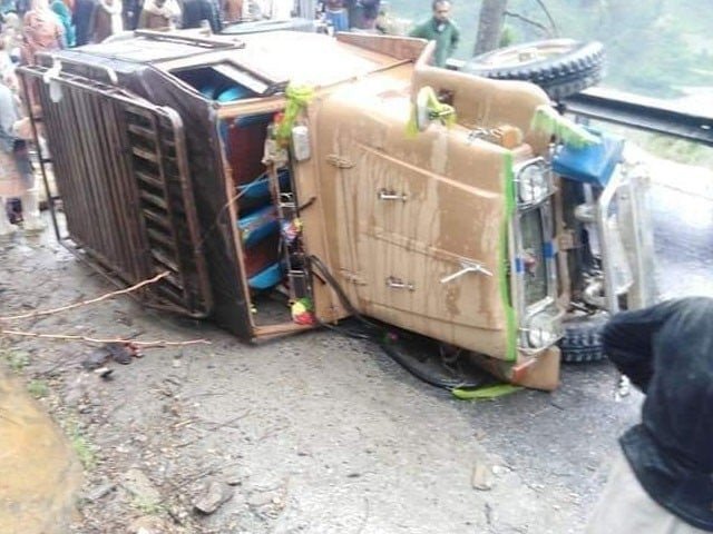 Seven killed as passenger jeep plunges into ravine near Muzaffarabad