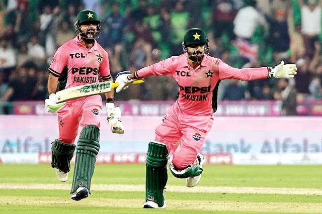 Shadab’s maiden ODI century sends Pakistan into Tri-series final