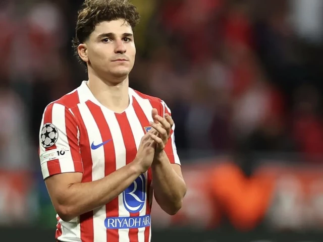 Barcelona handed $672 fine over Alvarez approach