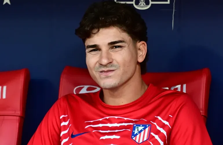 Barcelona handed $670 fine for approaching Atletico’s Alvarez