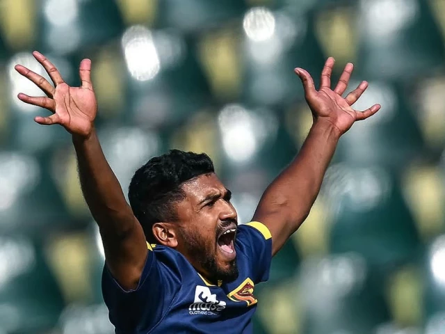 Sri Lanka’s Dilshan fires warning with pace and aggression