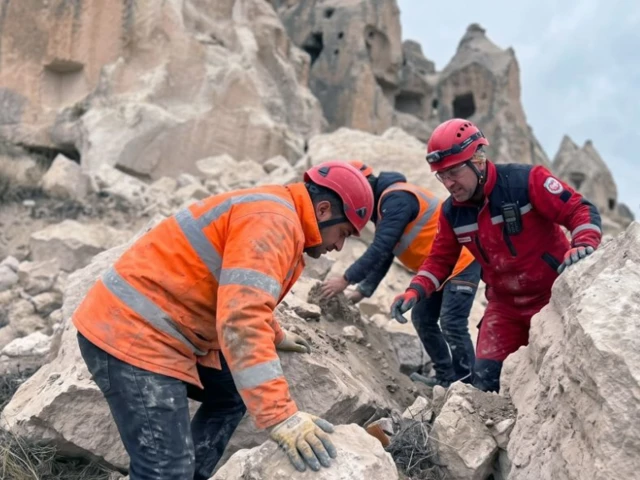 Two die in rock spire collapse in Turkiye