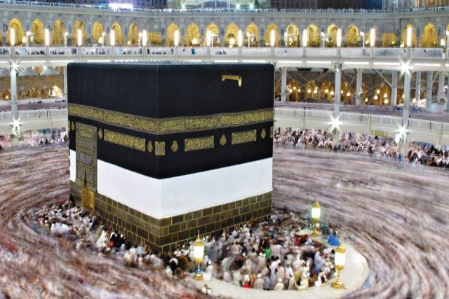 Saudi Arabia denies reports of suicide bomber at Grand Mosque in Makkah Updated 41 minutes ago