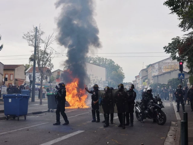 Students and police clash as France struggles to quell school protests