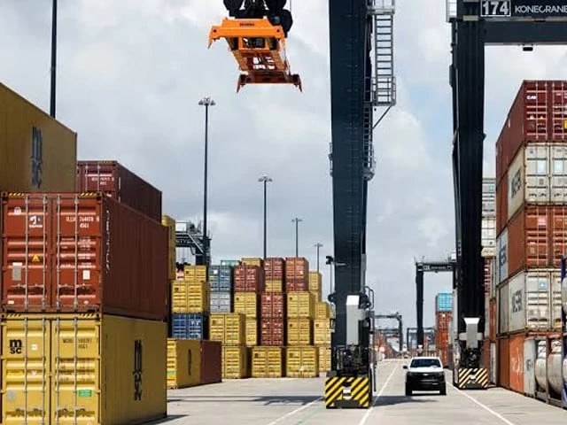 Trade deficit widens to $10.8b in first quarter