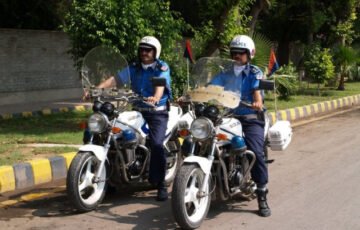 Peshawar traffic police debunk video of wardens’ killing over traffic fine row