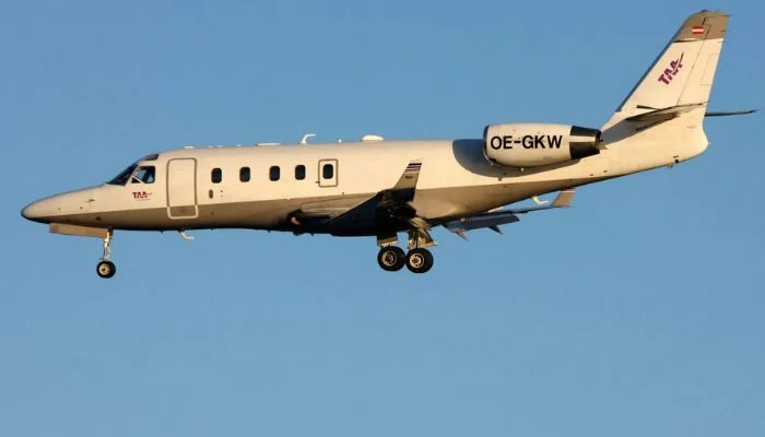 Boston-bound plane disappears after takeoff from Bermuda, 6 missing
