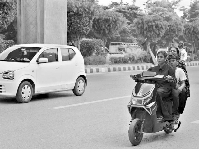 Women break free on two wheels