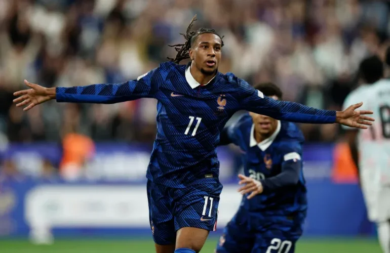 Super-subs help France demolish Belgium with late flurry