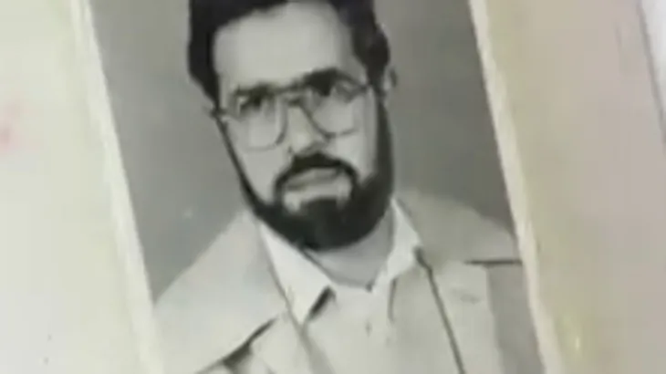 Syrian embassy returns seized passport after 43 years