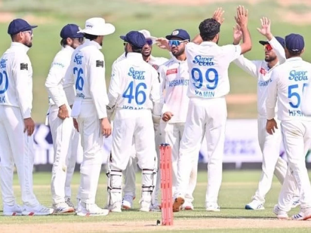Afghans fight back against Bangladesh