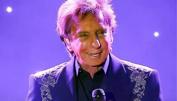 Barry Manilow takes the stage again after time away to recover